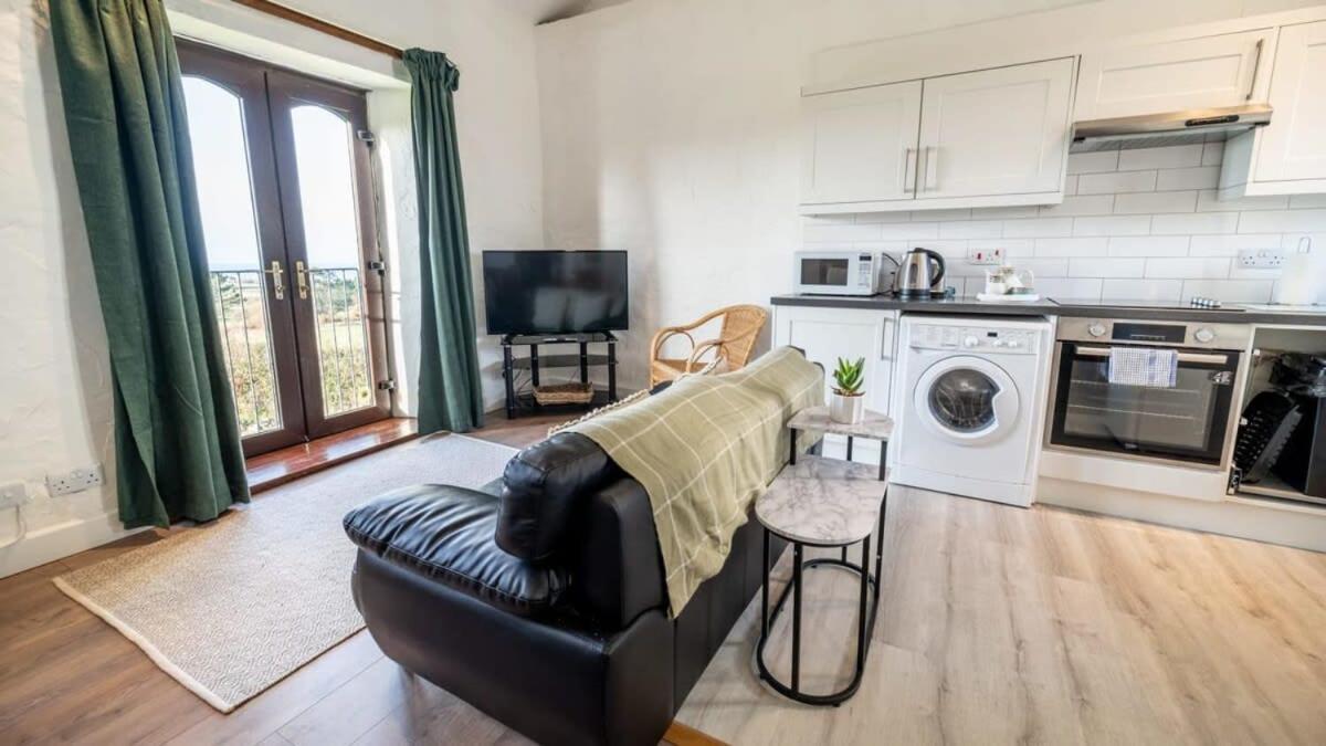 Lovely 2 Bedroom Coastal Cottage Near Bude Exterior foto